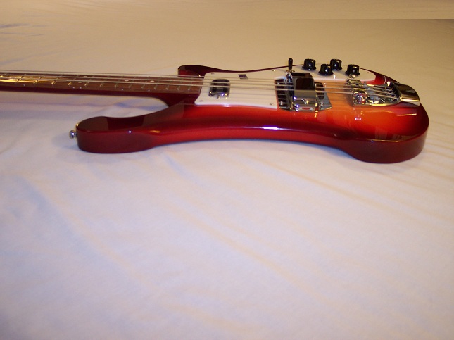 4001C64 Bass Picture 11